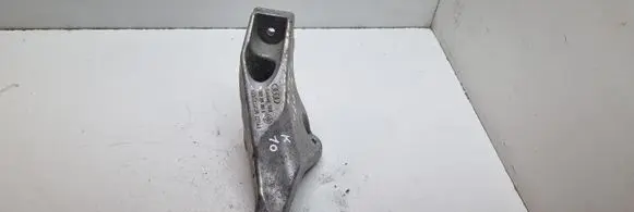 Audi A4 S4 B7 8E 8H Engine mounting bracket 8E0199307S