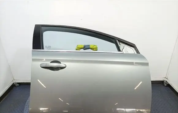 Ford Mondeo MK IV Front door 