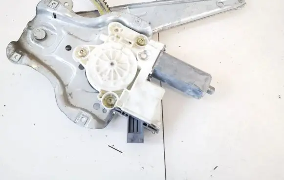 Toyota Avensis T250 Sliding door window regulator with motor