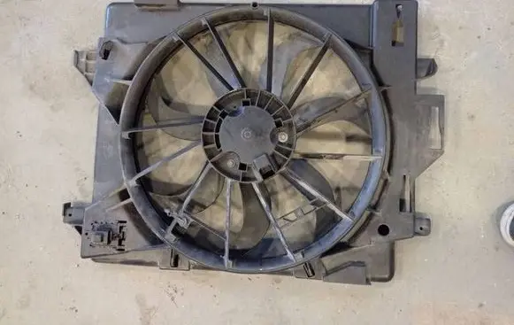 Chrysler Town u0026 Country V Radiator cooling fan shroud 05058674AC T674AC6127 L3626002