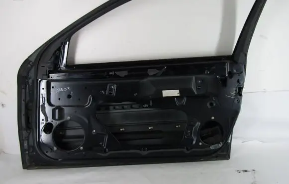 Mercedes-Benz CL C215 Door (2 Door Coupe) Nėra