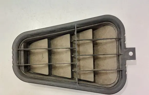 Audi A4 S4 B7 8E 8H Quarter panel pressure vent 8E0819181