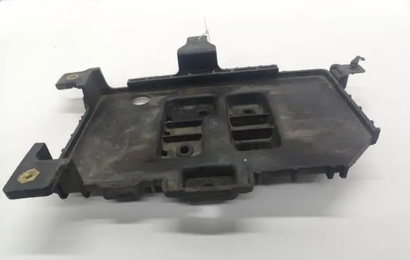 Hyundai Santa Fe Battery tray 