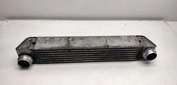 BMW 5 E60 E61 Intercooler radiator 7795823
