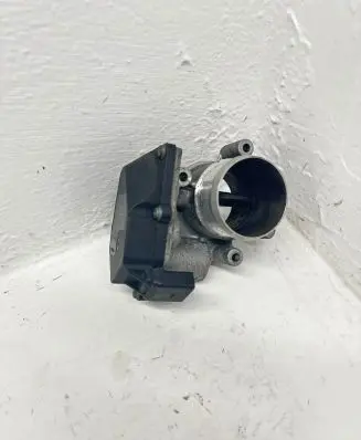 Audi A5 Sportback 8TA Throttle valve 03L128063E A2C53338105 701100418