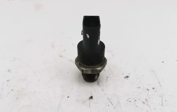 Mercedes-Benz B W245 Fuel pressure sensor 0281002504