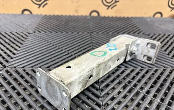 Audi Q7 4M Radiator support slam panel bracket 4M0802038A