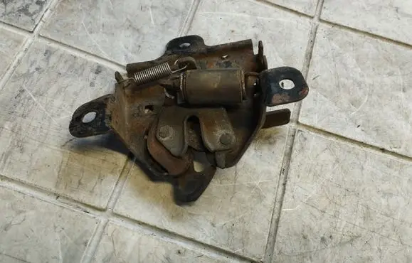 Hyundai Atos Prime Engine bonnet/hood lock/catch