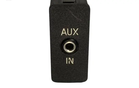 BMW 3 E90 E91 AUX in-socket connector 6930561 61316930561