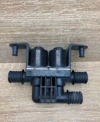 BMW 3 E46 Coolant heater control valve 6931708 1147412181