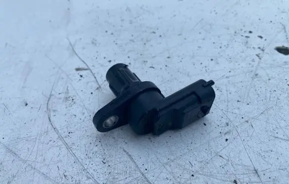 Volvo V70 Crankshaft position sensor 8658726 0232103063