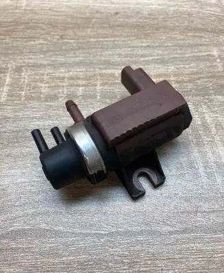 Mazda 3 I Turbo solenoid valve 9652570180 70096803