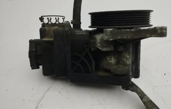 Mercedes-Benz C W204 Power steering pump A0064661501