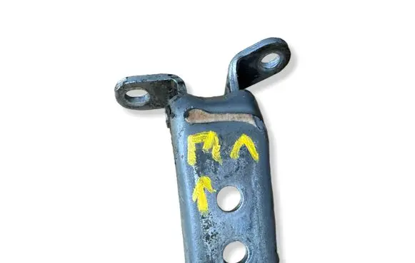 Toyota Avensis T250 Front door upper hinge 