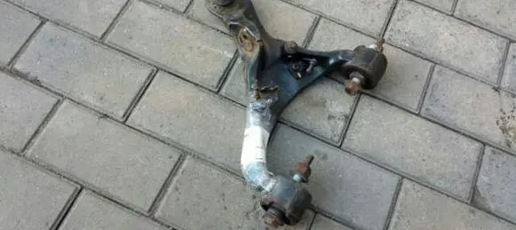 Land Rover Range Rover Sport L320 Front lower control arm/wishbone LR026095