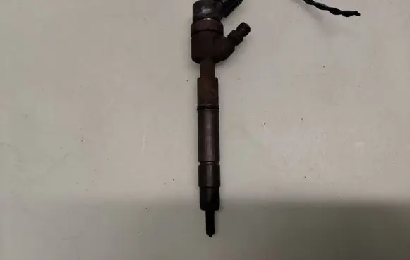 Mercedes-Benz A W168 Fuel injector 0445110015 A6680700687
