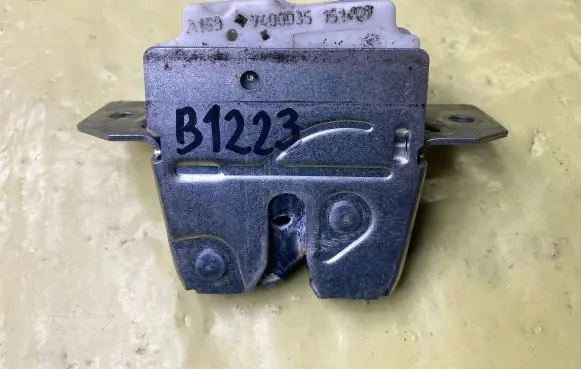 Mercedes-Benz B W245 Tailgate exterior lock A1697400035
