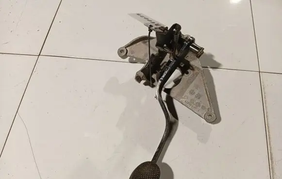 Mini One - Cooper R50 - 53 Brake pedal 