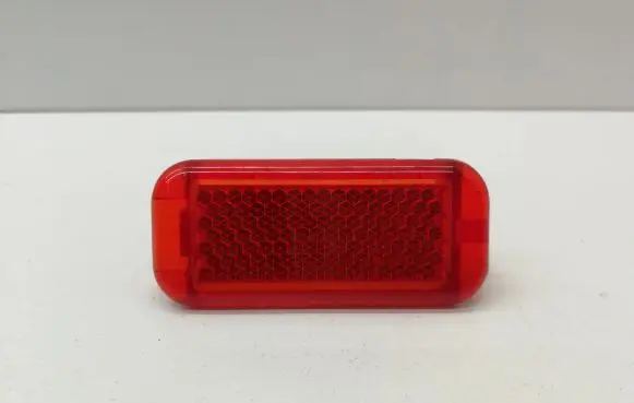 Audi A6 S6 C6 4F Front door interior light 8P0947412