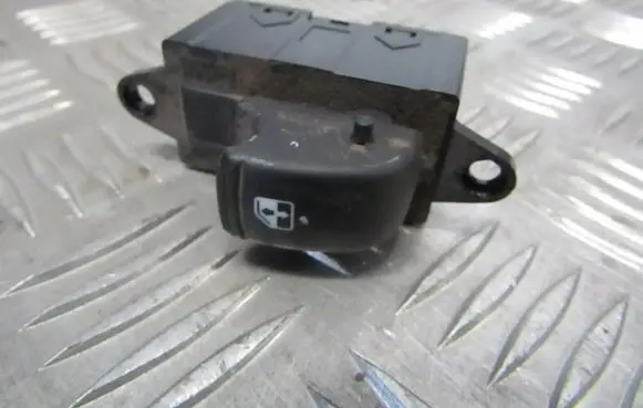 SsangYong Musso Electric window control switch 601w02361