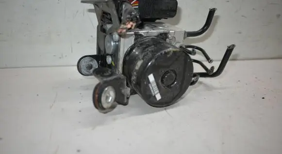 Volvo V70 ABS Pump 31261142