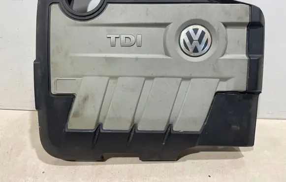 Volkswagen PASSAT B6 Engine cover (trim) 03L103925