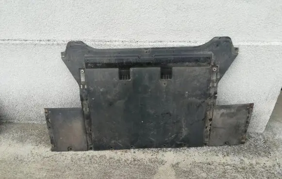 Tesla Model S Engine splash shield/under tray