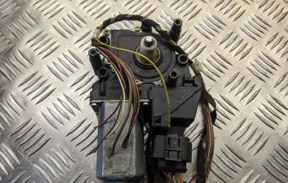 Audi A4 S4 B5 8D Rear door window regulator motor 0536001401