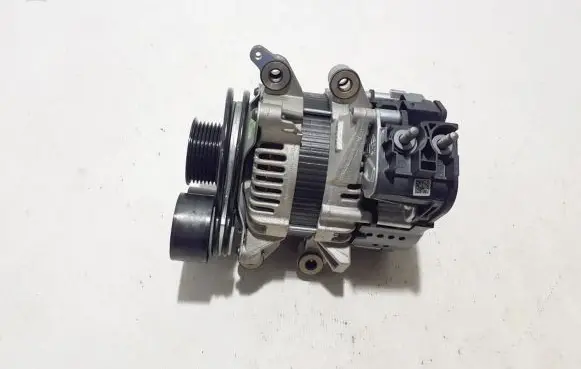 Volvo XC60 Generator/alternator 32383087