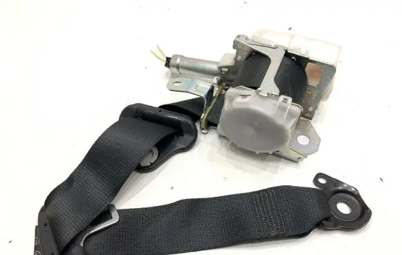 Toyota Yaris Rear seatbelt 