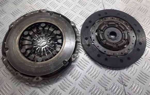 Ford Mondeo Mk III Pressure plate 