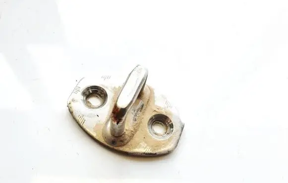 Skoda Octavia Mk1 (1U) Rear door lock loop/hook striker 3b0837033d