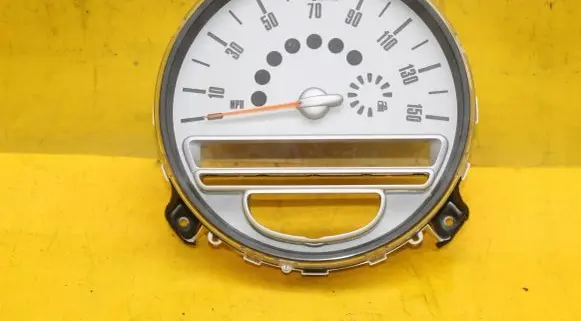 Mini One - Cooper Coupe R56 Speedometer (instrument cluster) 9136196