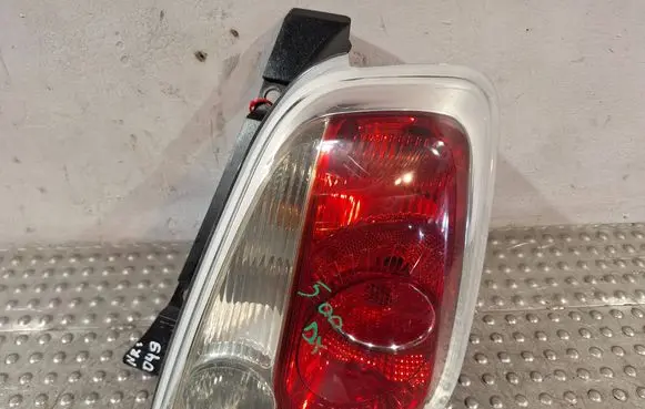 Fiat 500 Rear/tail lights S25081049