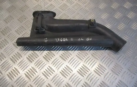 Opel Tigra B Air intake hose/pipe