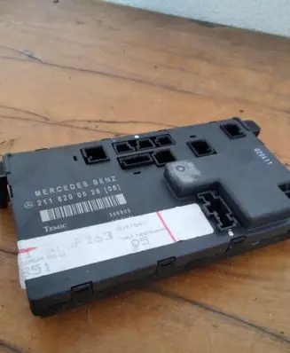 Mercedes-Benz E W211 Door control unit/module 2118200526