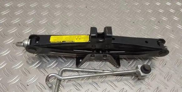 Toyota Corolla Verso AR10 Lift Jack 