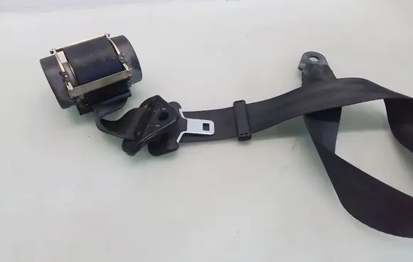 Peugeot 1007 Rear seatbelt