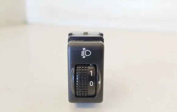 Nissan X-Trail T30 Headlight level height control switch NILESABS