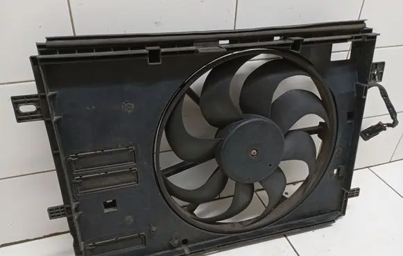 Peugeot 308 Electric radiator cooling fan 9806313580
