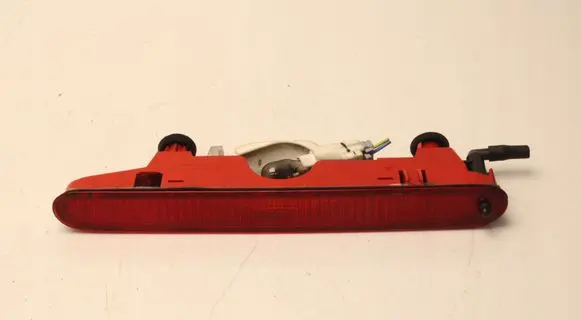 Volkswagen Tiguan Third/center stoplight 2008R