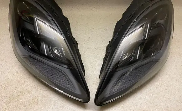 Porsche Cayenne (9Y0 9Y3) Headlights/headlamps set 9Y0941077Q 9Y0941078Q 1EX01444735