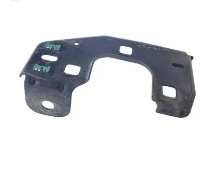 Chevrolet Silverado Front bumper mounting bracket 84265796