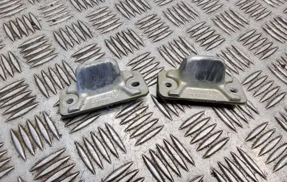 Opel Vivaro Sliding door check strap stopper 67276 075740