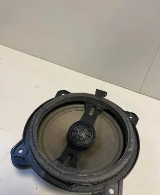 Audi A3 S3 8P Front door speaker 8H0035411
