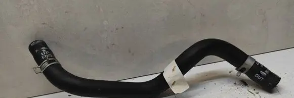 Engine coolant pipe/hose