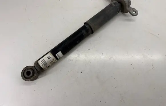 Chrysler Pacifica Rear shock absorber/damper P68238020AH 68238020AH 68238020