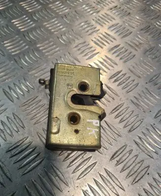 Audi 80 90 B3 Coupe door lock (next to the handle) 893837015C