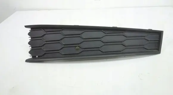 Skoda Scala Front bumper lower grill 657807682A