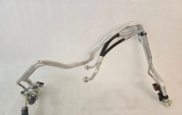 Air conditioning (A/C) pipe/hose